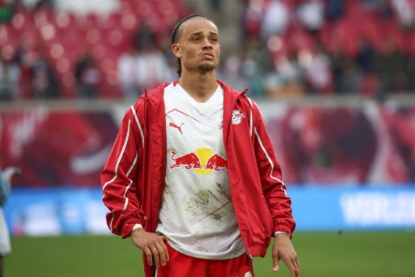 TA：拜仁询问了签约哈维-西蒙斯的可能，球员告知莱比锡希望离