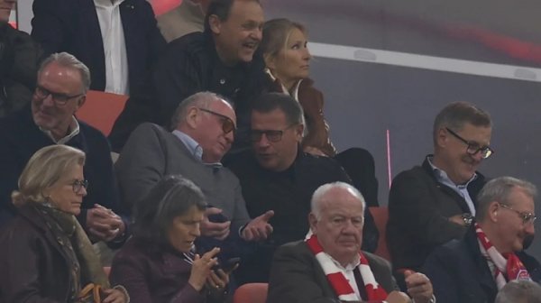 德媒：博伊赢球后被拍到拿了两台全新iphone 赫内斯埃贝尔