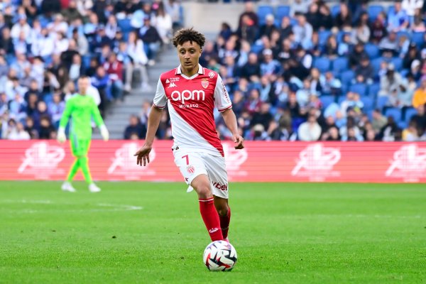 记者：勒沃库森引进塞吉尔交易完全达一致，转会费总额3000万