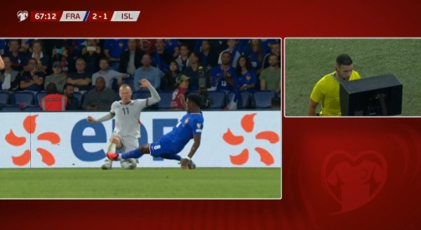 法国10人作战！琼阿梅尼放铲正中对方小腿，裁判    出示驱