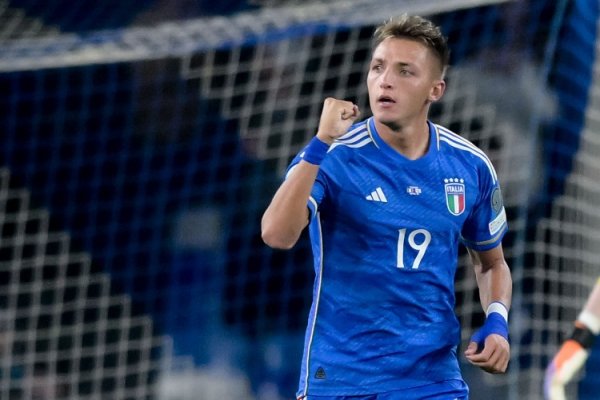 自2008年以来，雷特吉是意大利队首位在单场赛事  助功  