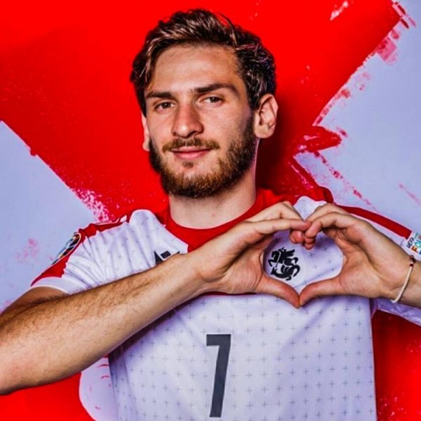 克瓦拉茨赫利亚：只要有一丝晋级下一轮  世界杯赛  的机会，