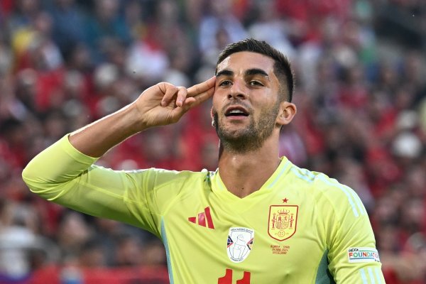 西班牙已经连续28场正式赛事  保持不败，战绩23胜5平