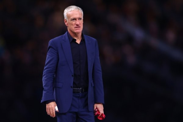 德尚：第一个丢球违例  在先本该取消，我们在第二个丢球出现了