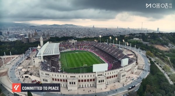 赫罗纳球员开赛20秒站立不动抗议海外赛，巴萨球员未主动拿球攻