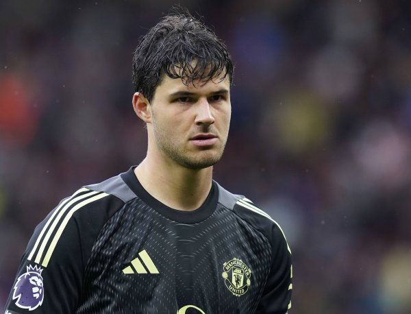 见过凌晨1点健身运动练习      房吗？邮报：曼联守门员拉