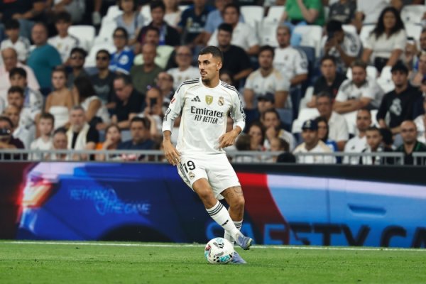 皇马跟队记者：别人休假塞巴略斯则每日练习  ，指导教练员组很